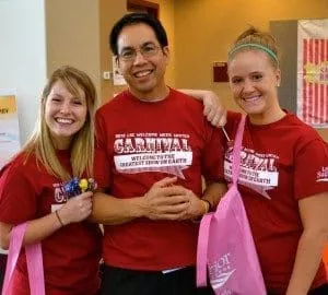 3 students at welcome week