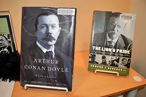 Library book table display