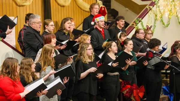 Lake Superior College to Present Holiday Choir Concert