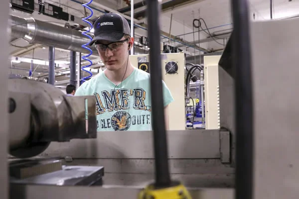 As manufacturing workforce retires, Lake Superior College provides pipeline of talent